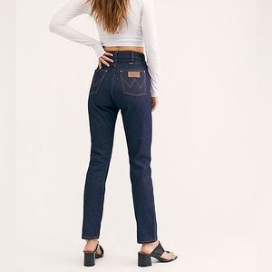 Wrangler Icon Jeans in Rigid New Wash size 25